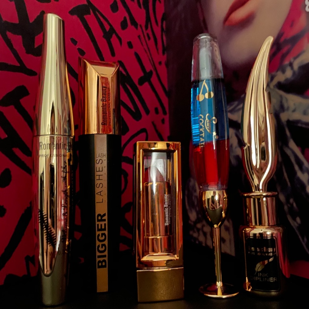 Cute makeup bundle - Picture 3 of 4